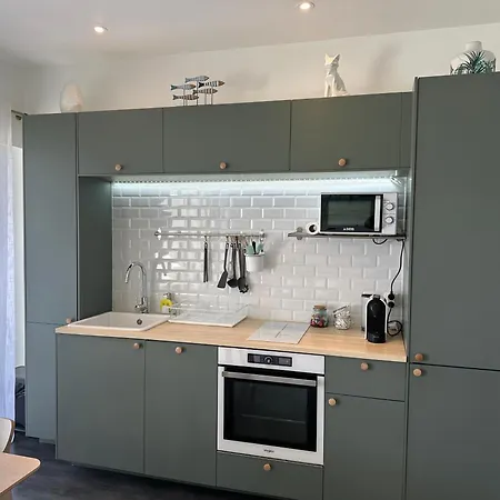 Studio Front De Mer A 10Metres De La Plage Daire