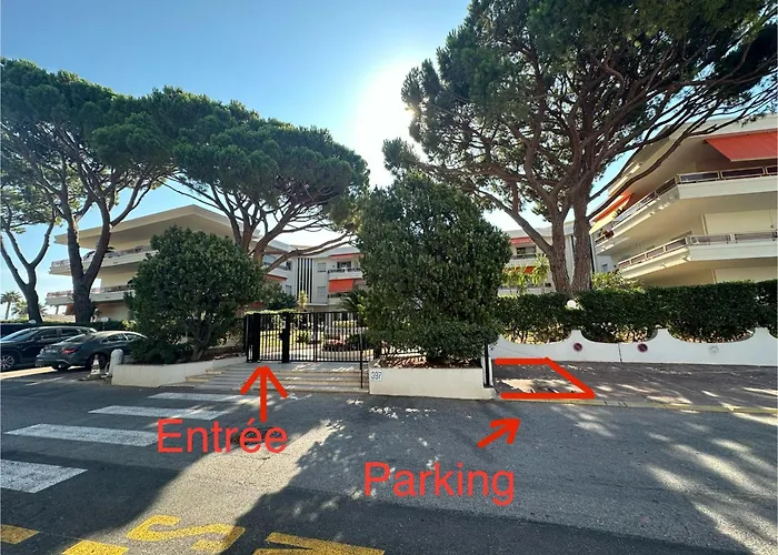 Superbe Front De Avec Parking Appartement
